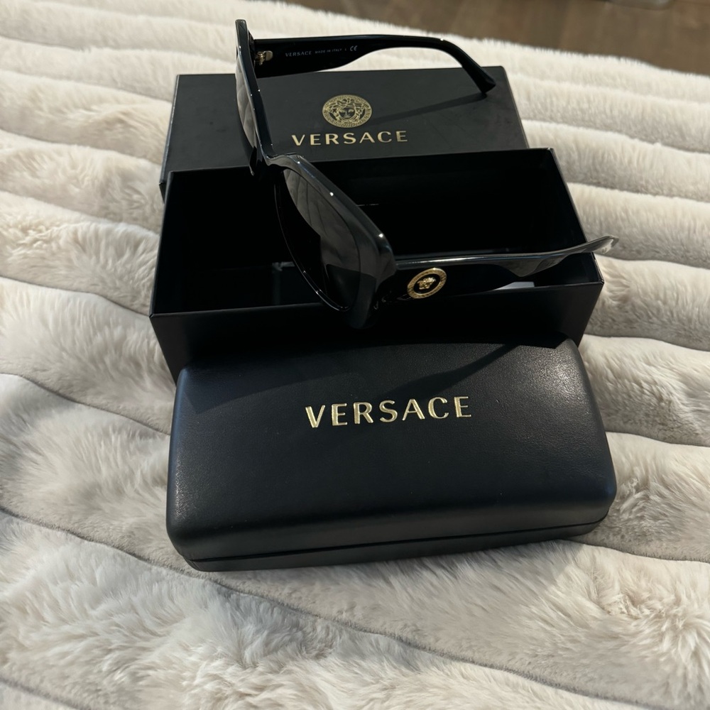 Women’s Versace Black Sunglasses